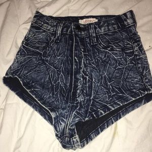 Vibrant Jean shorts